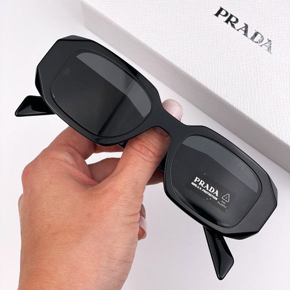 Prada PR17WS 1AB5S0 Sunglasses Black Gray Rectangle Unisex - Picture 3 of 14